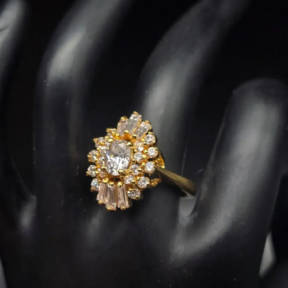 Elizabeth Taylor Avon Evening Star Ring Size 8 CZ Gold Tone 1990s Vintage